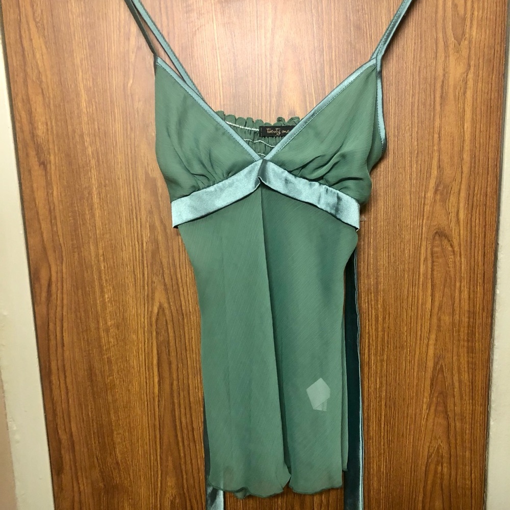 F21 Green Spaghetti / Knit Top